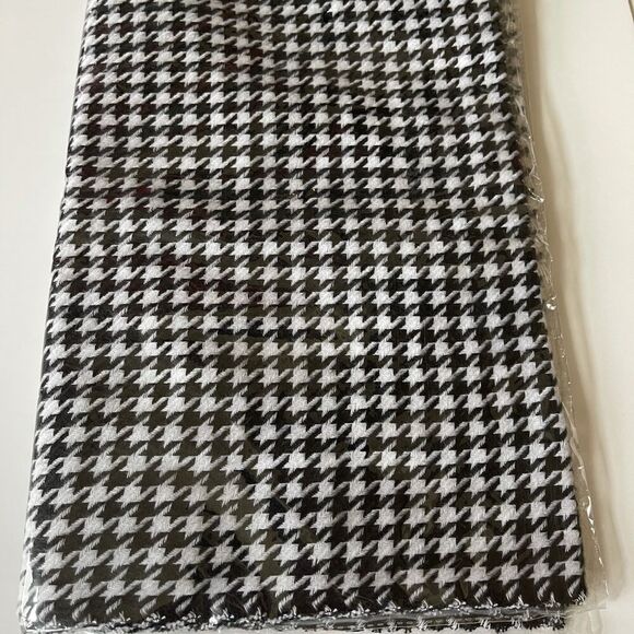 CLASSY HOUNDSTOOTH Scarf!  - Picture 3 of 7
